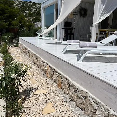 別荘 Buqez Eco - 2 And 8 - Seaview, New Wifi! *