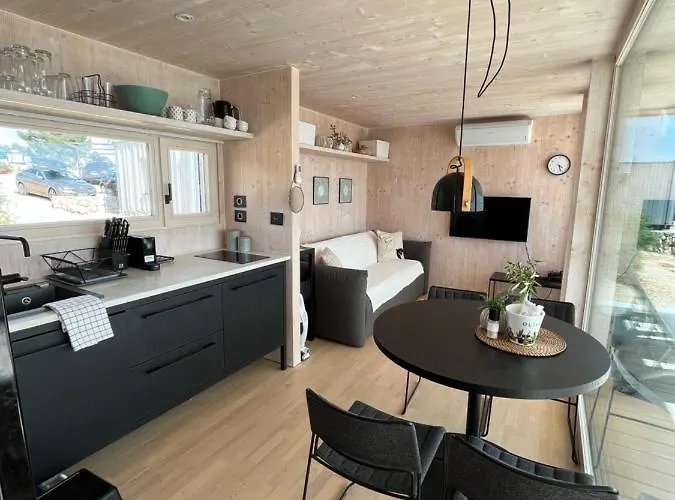 Buqez Eco - 2 And 8 - Seaview, New Wifi!