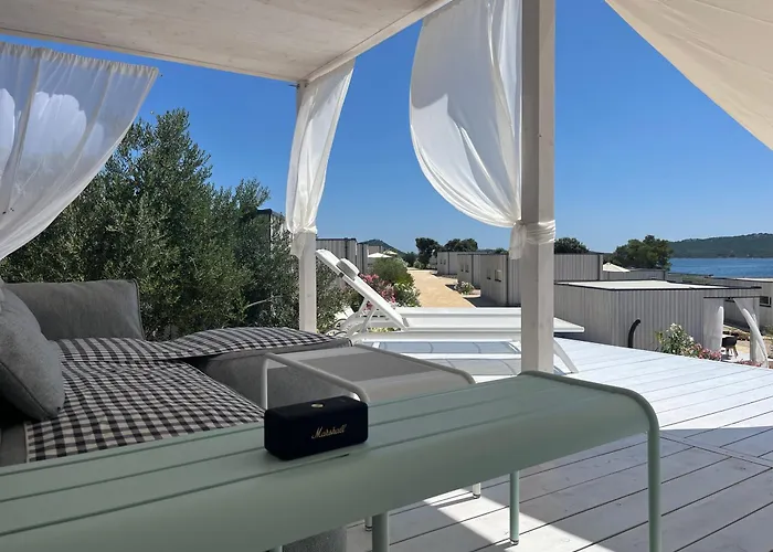 Buqez Eco - 2 And 8 - Seaview, New Wifi! *